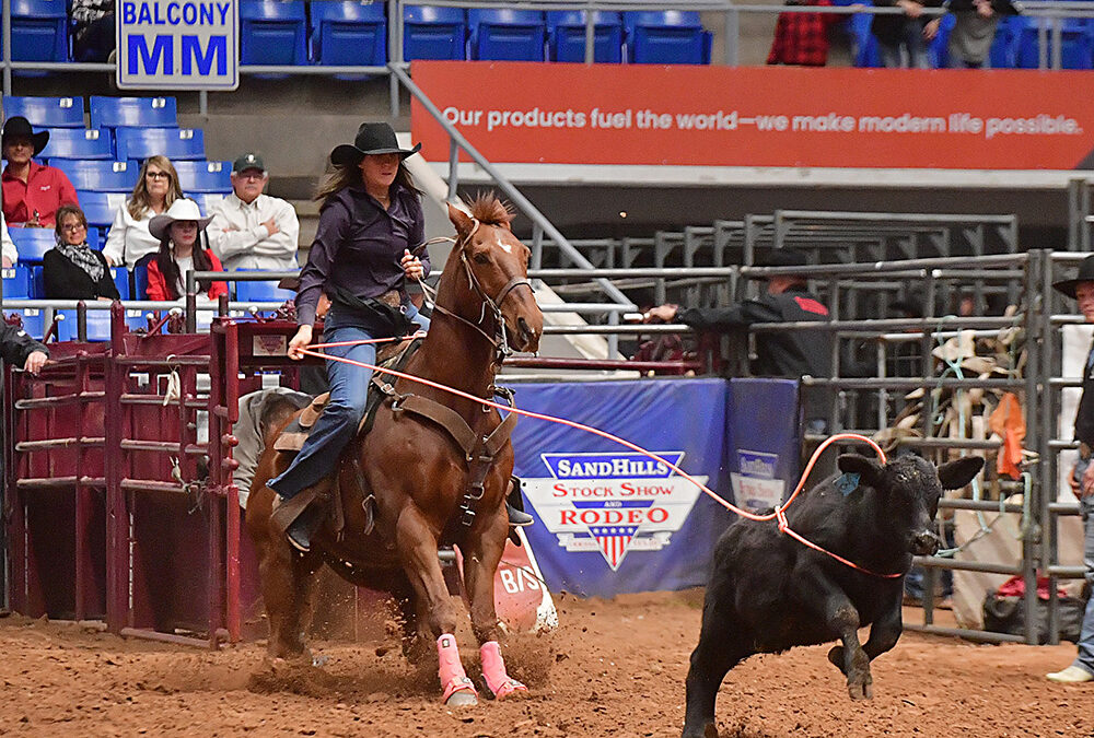 Breakaway Roper Dowell Leads Odessa With a 1.5 Second Run